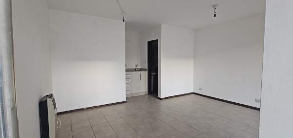 LOCAL COMERCIAL EN VENTA - DIR.: HIPOLITO YRIGOYEN 235, Rio Cuarto. - 4