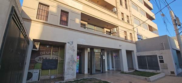 LOCAL COMERCIAL EN VENTA - DIR.: HIPOLITO YRIGOYEN 235, Rio Cuarto. - 6