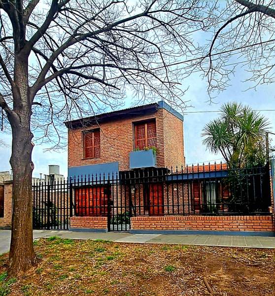 CASA EN VENTA – Ubicada en Banda Norte, Rio Cuarto