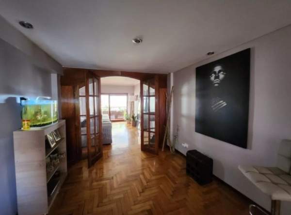 Excelente Piso exclusivo de 171 m2 cubiertos C/ dos cocheras a metros de Plaza mitre y Avda Colon - 7