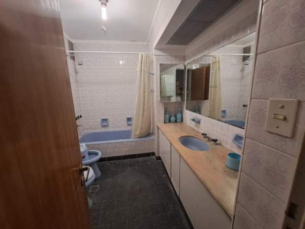Oportunidad Departamento Piso exclusivo de 4 ambientes C/balcón sobre Avda. LURO casi Salta - 16