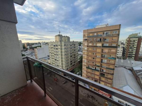 Oportunidad Departamento Piso exclusivo de 4 ambientes C/balcón sobre Avda. LURO casi Salta - 3