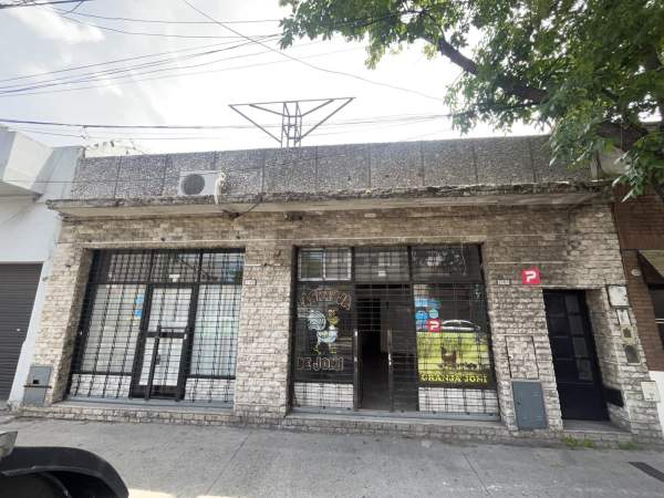 2 locales + espacio aéreo para construir -Venta en Block-Flores — foto 2