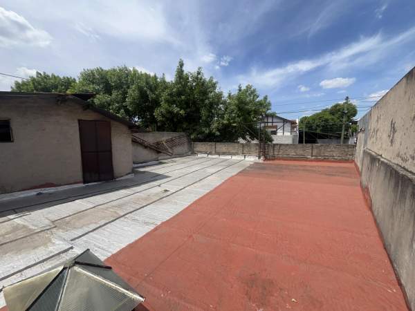 2 locales + espacio aéreo para construir -Venta en Block-Flores — foto 14