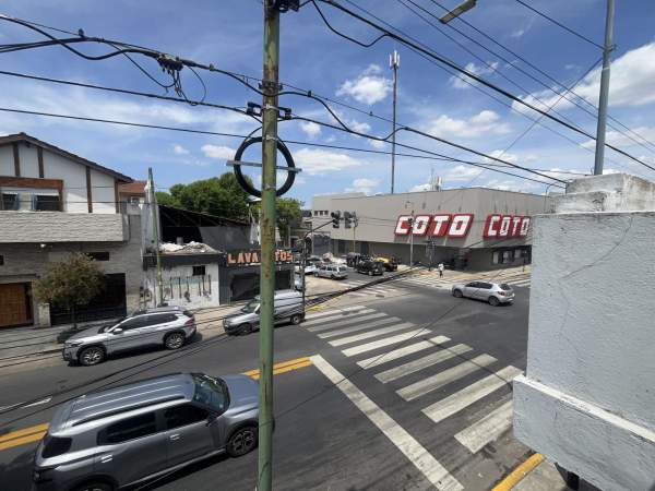 2 locales + espacio aéreo para construir -Venta en Block-Flores — foto 13