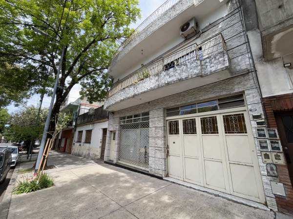 Depósito- Local y 3 departamentos en Block - Venta-Parque Chacabuco — foto 2