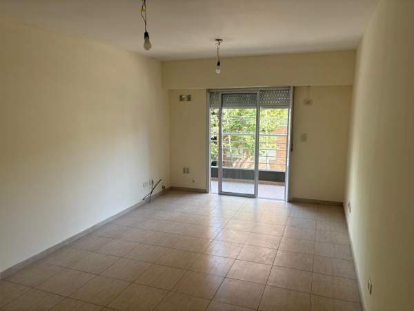 Hermoso departamento en alquiler ubicado en Caseros — foto 3