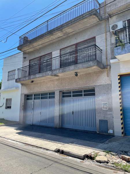 Galpon /depósito con 2 Departamentos en Block-Venta-Martín Coronado