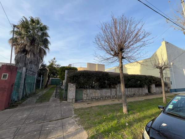 Casa con gran lote en Venta - Martin Coronado — foto 4