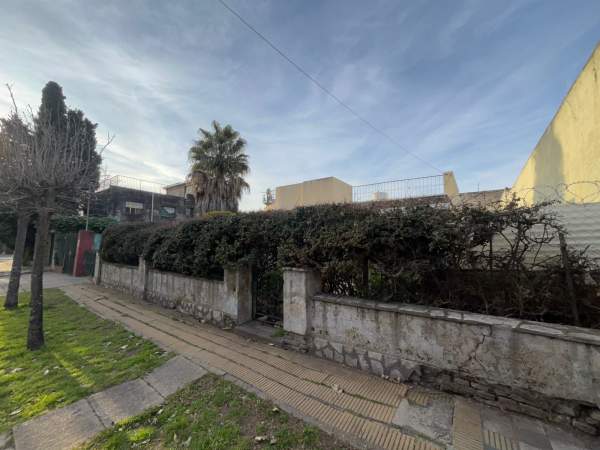 Casa con gran lote en Venta - Martin Coronado — foto 3