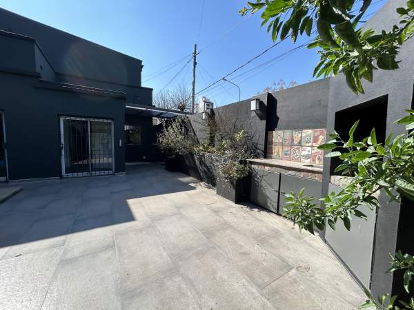 Hermosa propiedad de 5 ambientes en Caseros — foto 11