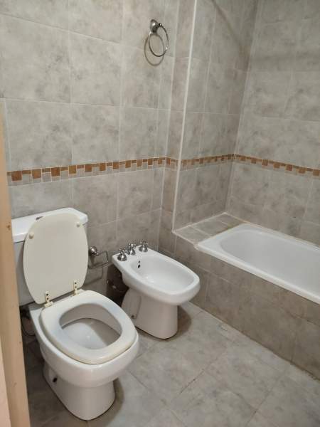 Hermoso departamento en alquiler ubicado en Caseros — foto 8