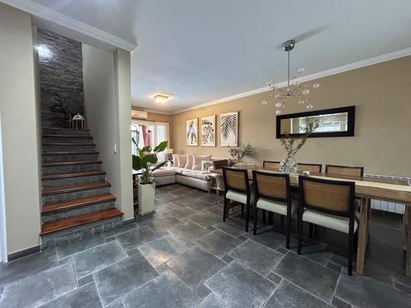 Hermosa Casa 5 ambientes en Venta ubicada en Ciudad Jardin — foto 3