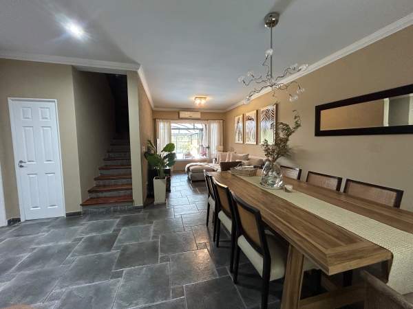 Hermosa Casa 5 ambientes en Venta ubicada en Ciudad Jardin — foto 4