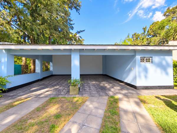 Casa con parque y piscina en Venta en Moreno — foto 15