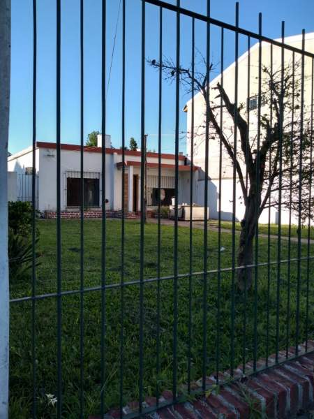 Hermosa Casa en Venta en Moreno — foto 2
