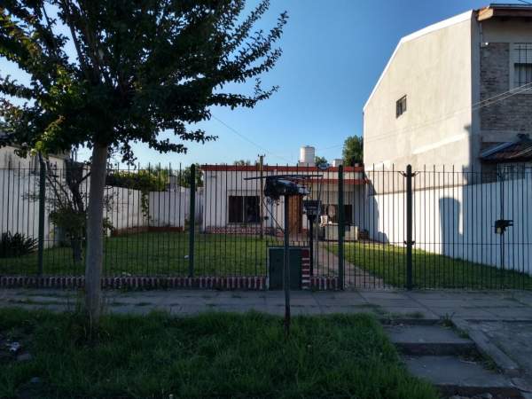 Hermosa Casa en Venta en Moreno