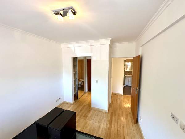 3 ambientes al frente + monoambiente independiente — Unidos por patio — 3 cocheras — Villa del Parque EN VENTA — foto 6