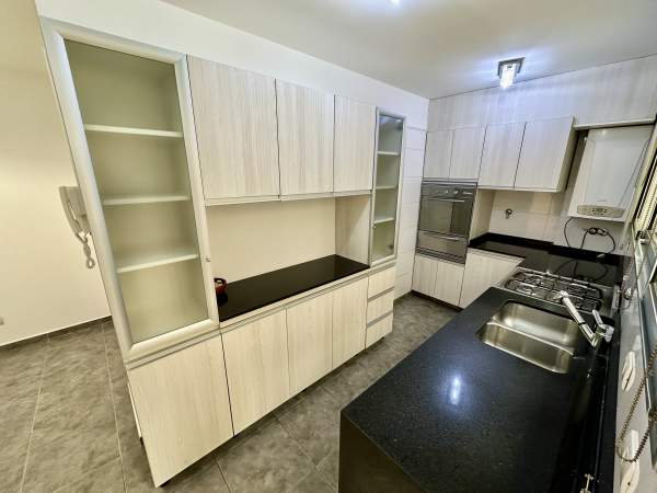 3 ambientes al frente + monoambiente independiente — Unidos por patio — 3 cocheras — Villa del Parque EN VENTA — foto 11