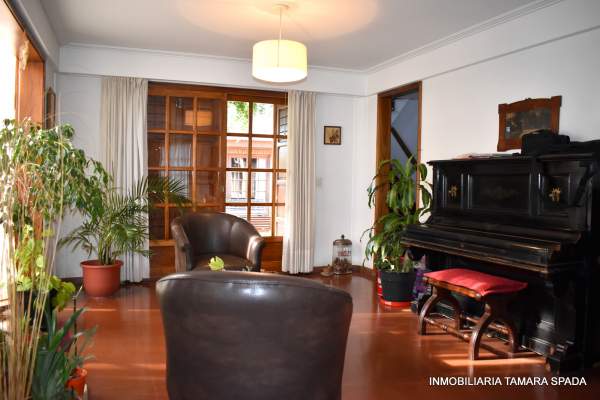 CASA CON PILETA Y TERRENO — foto 3