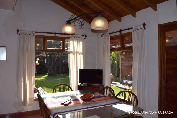 CASA CON PILETA Y TERRENO — foto 5