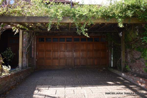 CASA CON PILETA Y TERRENO — foto 11