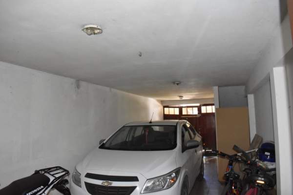 AMPLIA CASA EN ZONA DE RESIDENTES — foto 12