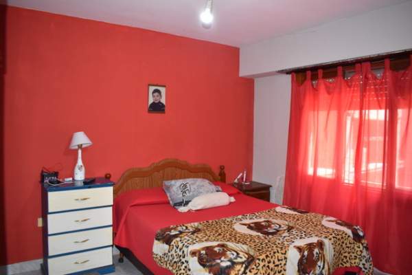 AMPLIA CASA EN ZONA DE RESIDENTES — foto 4