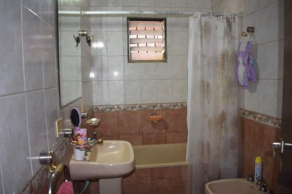 AMPLIA CASA EN ZONA DE RESIDENTES — foto 5