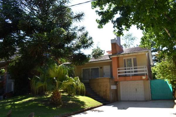 CASA EN EL MONTE