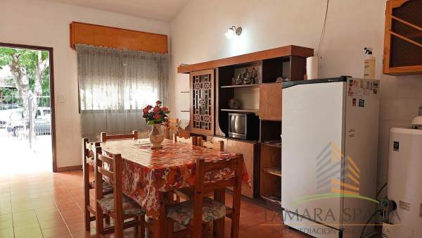 CASA CON AMPLIO JARDÍN — foto 3