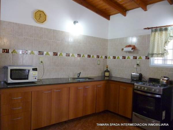 CASA SOLA EN LOTE — foto 3