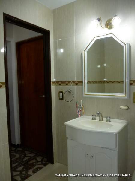 CASA SOLA EN LOTE — foto 8
