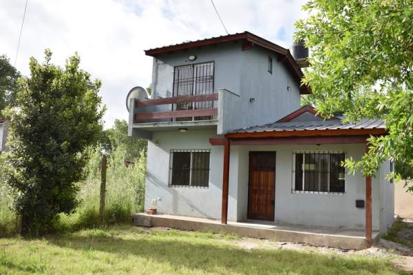CASA CON PARQUE