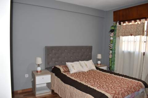 CASA MODERNA IMPLANTADA EN ESPECTACULAR LOTE — foto 6