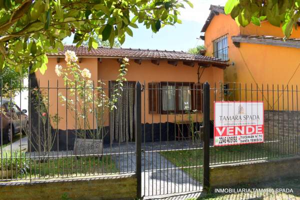 EXCELENTE CASA EN BARRIO PARQUE GOLF