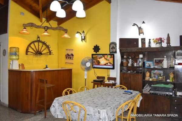 EXCELENTE CASA EN BARRIO PARQUE GOLF — foto 2