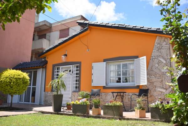 EXCELENTE CASA CON PILETA