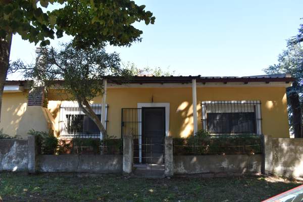 CASA EN SANTA TERESITA SOBRE GRAN LOTE