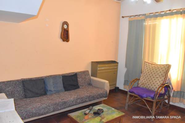 CASA CON PILETA EN BARRIO PARQUE GOLF — foto 3