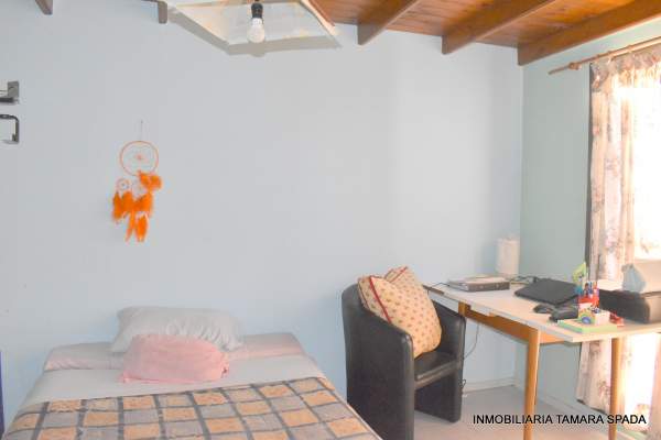 CASA CON PILETA EN BARRIO PARQUE GOLF — foto 11