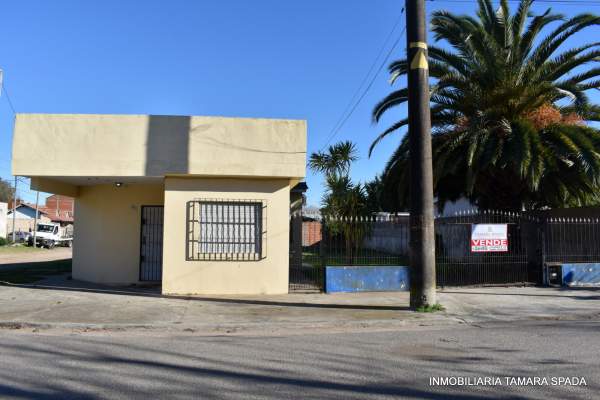 CASA CON QUINCHO Y PARQUE