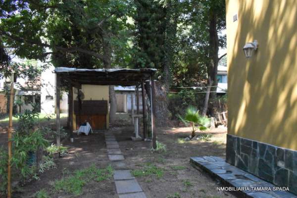 CASA Y MONOAMBIENTE EN BARRIO PARQUE, CERCA DE ESCUELAS. - 10
