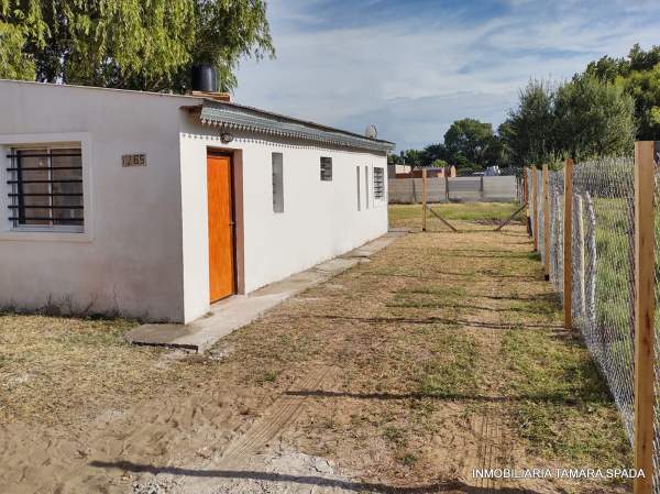 CASA SOLA EN LOTE