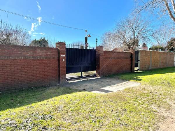 CASA CON EXCELENTES COMODIDADES