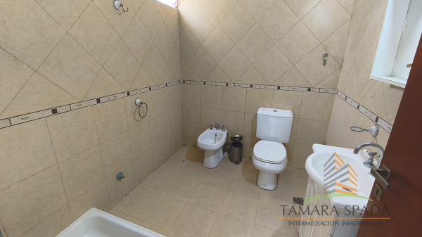 AMPLIA CASA EN SANTA TERESITA SOBRE EL MONTE — foto 10