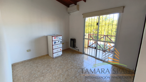 AMPLIO DUPLEX DE CUATRO AMBIENTES - 5