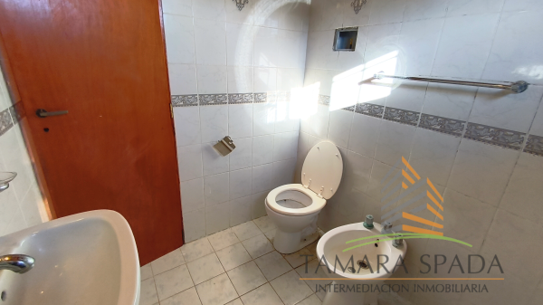 AMPLIO DUPLEX DE CUATRO AMBIENTES - 11