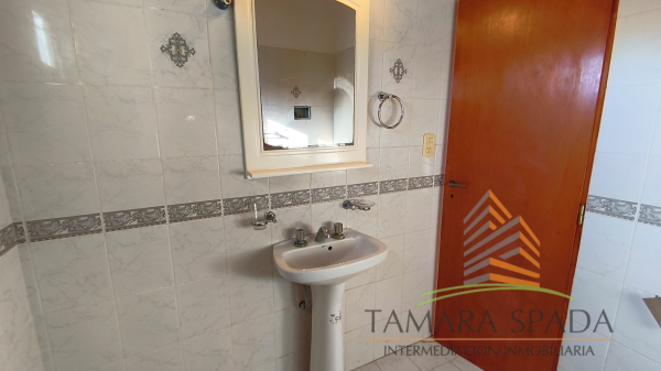 AMPLIO DUPLEX DE CUATRO AMBIENTES - 12