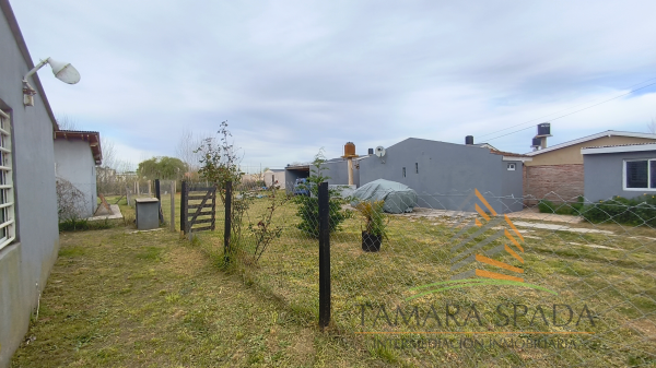 DOS UNIDADES SOLAS EN LOTE Y OTRO LOTE CONSTRUIDO A METROS DE AV. 79 - 19
